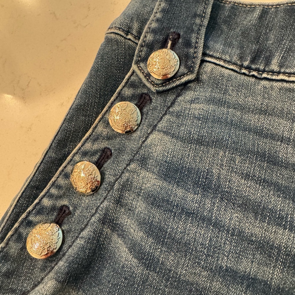White House Black Market Stylish Blue Denim Women Shorts - Picture 8 of 14